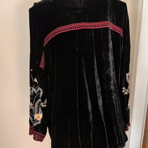 Johnny Was - Black Velvet Embroidered Top - L - Picture 6 of 7